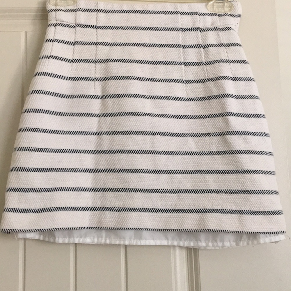 H&M white and navy miniskirt